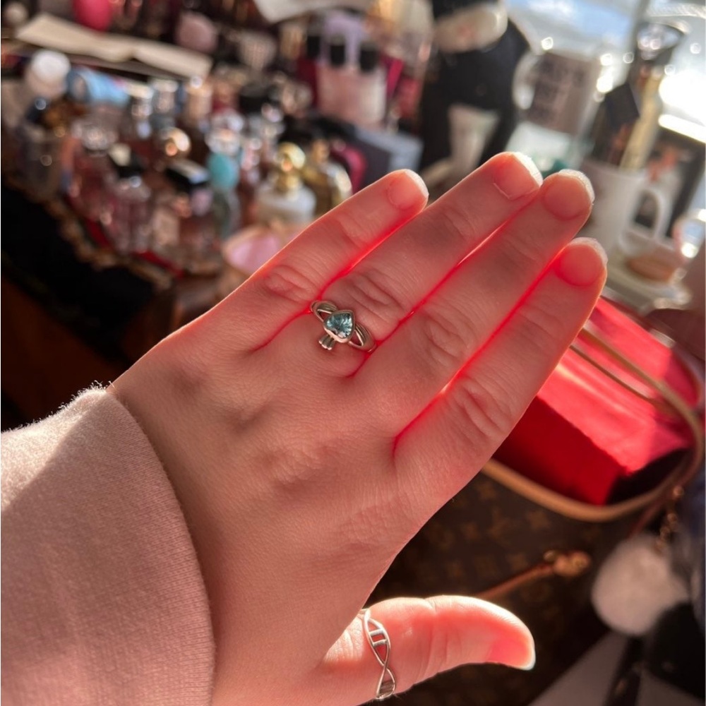 Claddagh ring - Picture 4 of 5